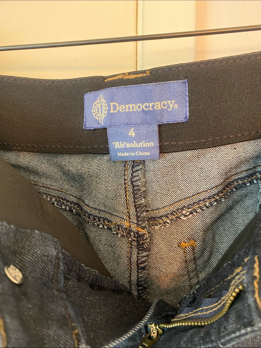 NWOT - Democracy blue cropped denim jeans size 4 - Picture 4 of 6